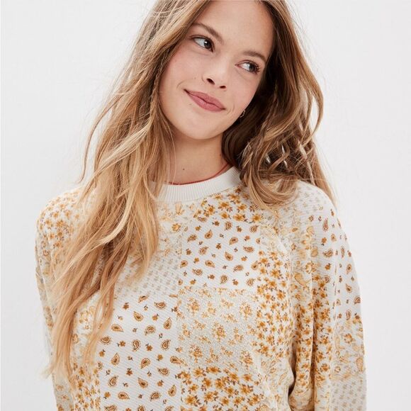 AE XXL Bandana Patchwork White Natural Yellow Print Crewneck Sweatshirt - Picture 3 of 16